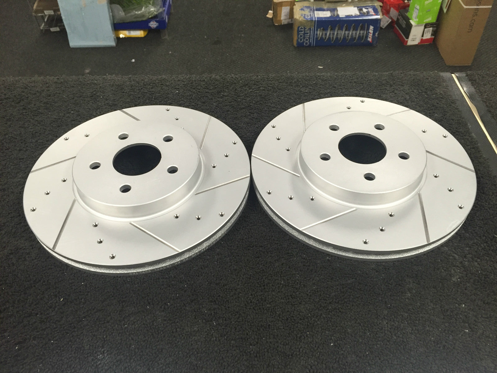 FORD MONDEO MK3 ST TDCI FRONT BRAKE DISC DRILLED GROOVED FRONT BRAKE DISCS