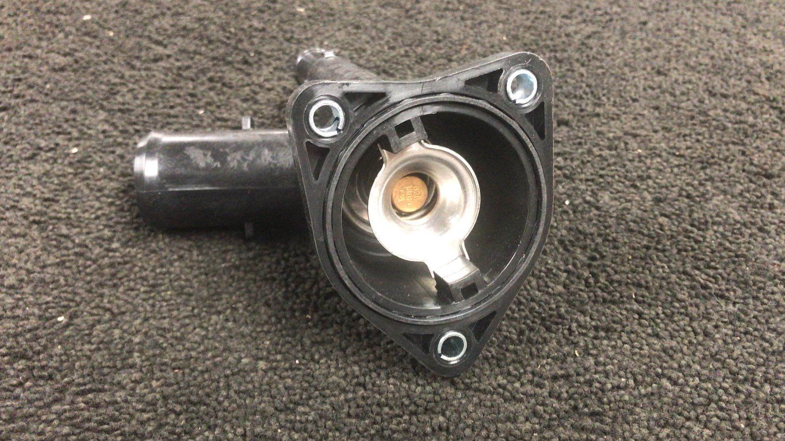 FOR  TOYOTA AURIS  PRIUS C-HR LEXUS CT200h 1.8Hybrid THERMOSTAT COMPLETE HOUSING