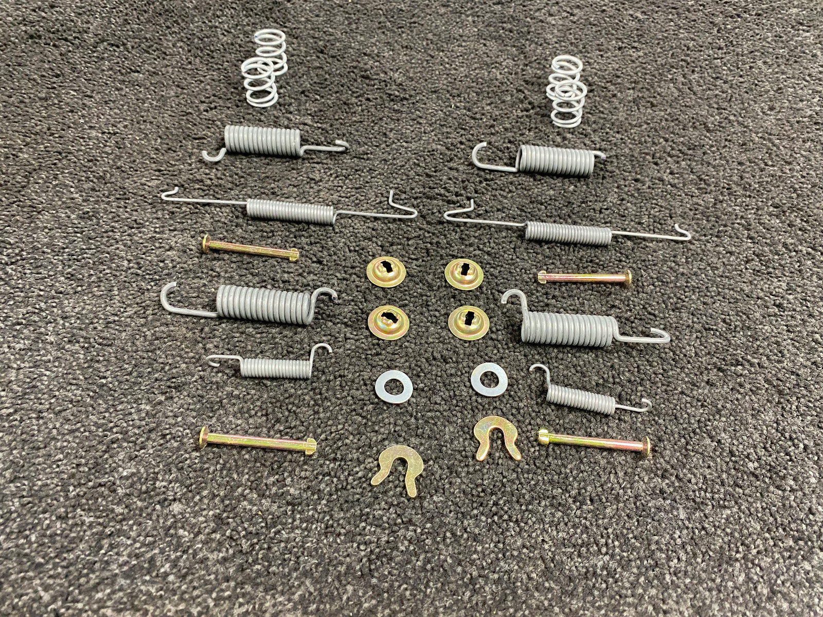 BRAKE SHOE FITTING KIT FOR VW T25 CAMPER TRANSPORTER REAR 251698545 A147