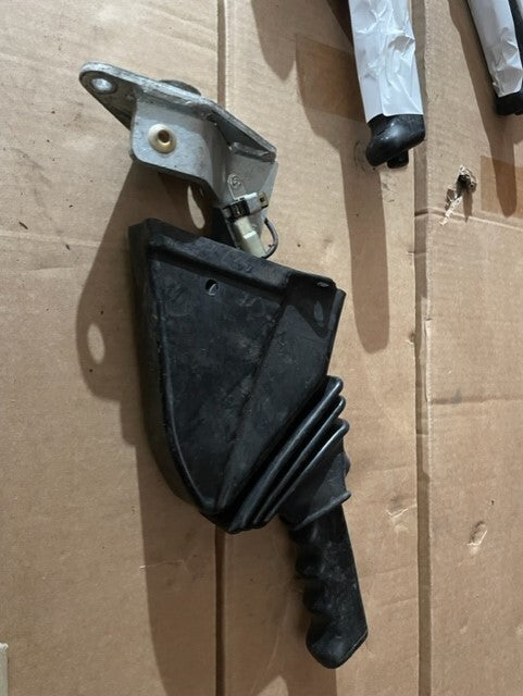 LANDROVER DEFENDER RHD 90 110 130 TDI TD5 TDCi HANDBRAKE LEVER  BOOT + SWITCH