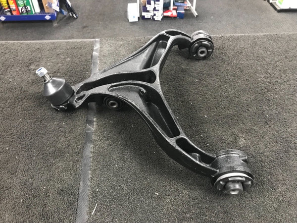 FOR JEEP LIBERTY DODGE NITRO 08 ON LOWER RIGHT SIDE WISHBONE ARM WITH BALL JOINT