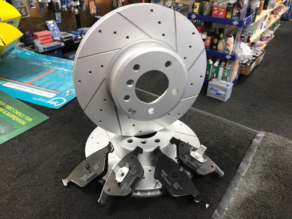 FOR BMW 730D 740d F01 CROSS DRILLED GROOVED BRAKE DISCS AND BRAKE PADS FRONT 