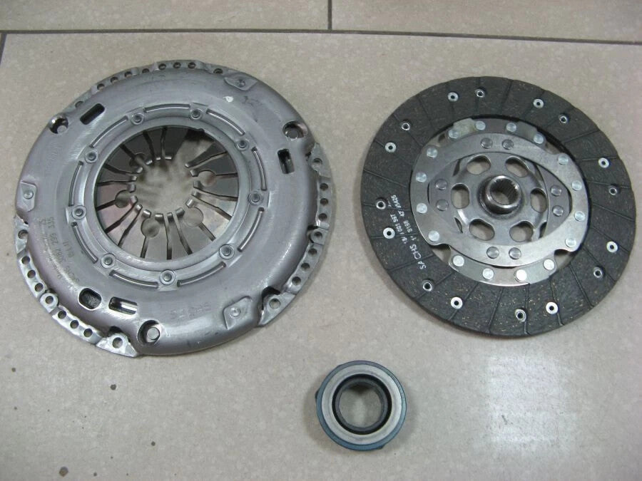 BRAND NEW SACHS CLUTCH KIT GOLF SKODA SEAT AUDI TT 8N CUPRA FR 6K 6L 02A141165B