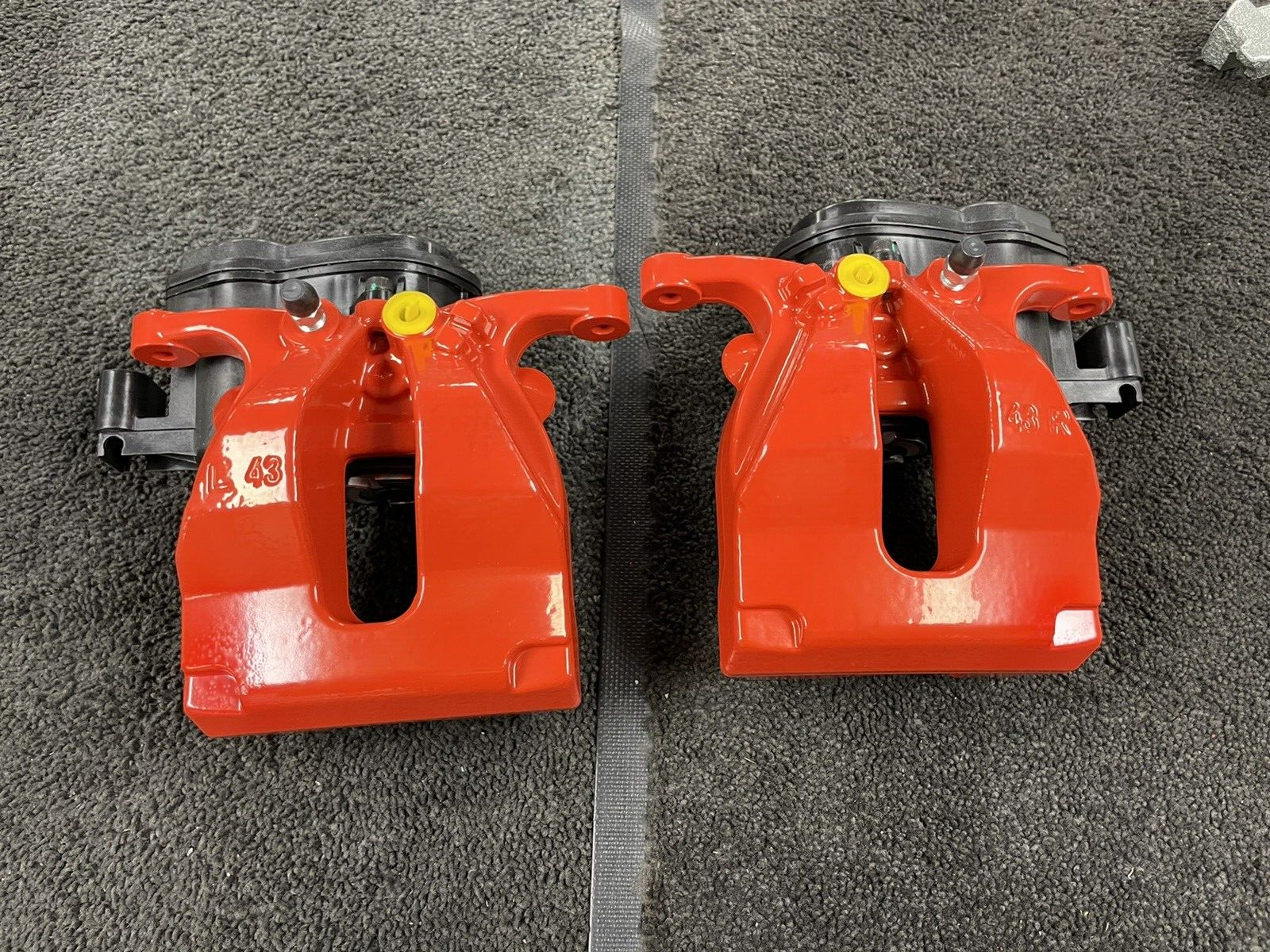 REAR ELECTRIC BRAKE CALIPER BRAKE PADS RANGE ROVER L405 SPORT 2013-ON RED