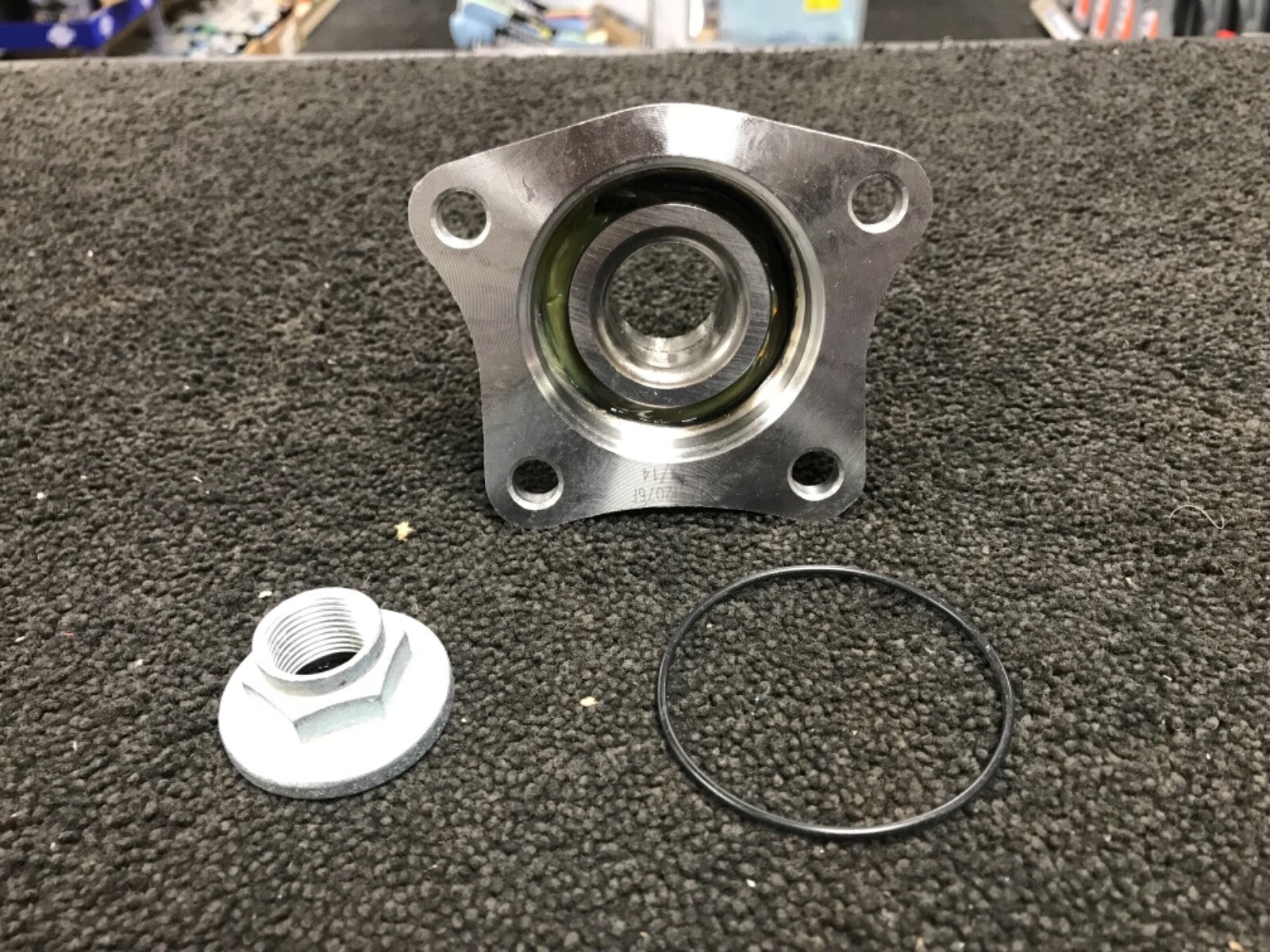 FOR  TOYOTA COROLLA  1992-02 REAR WHEEL BEARING WITH ABS
