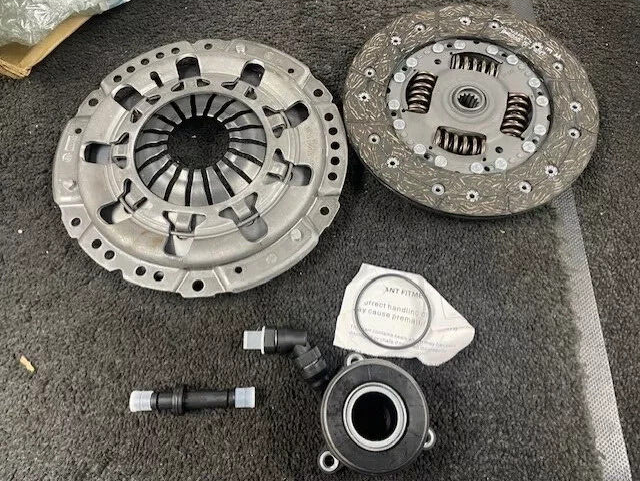 CLUTCH KIT 3PCE LUK ASTRA H J COMBO ZAFIRA CORSA MERIVA VECTRA C 1.6 1.8