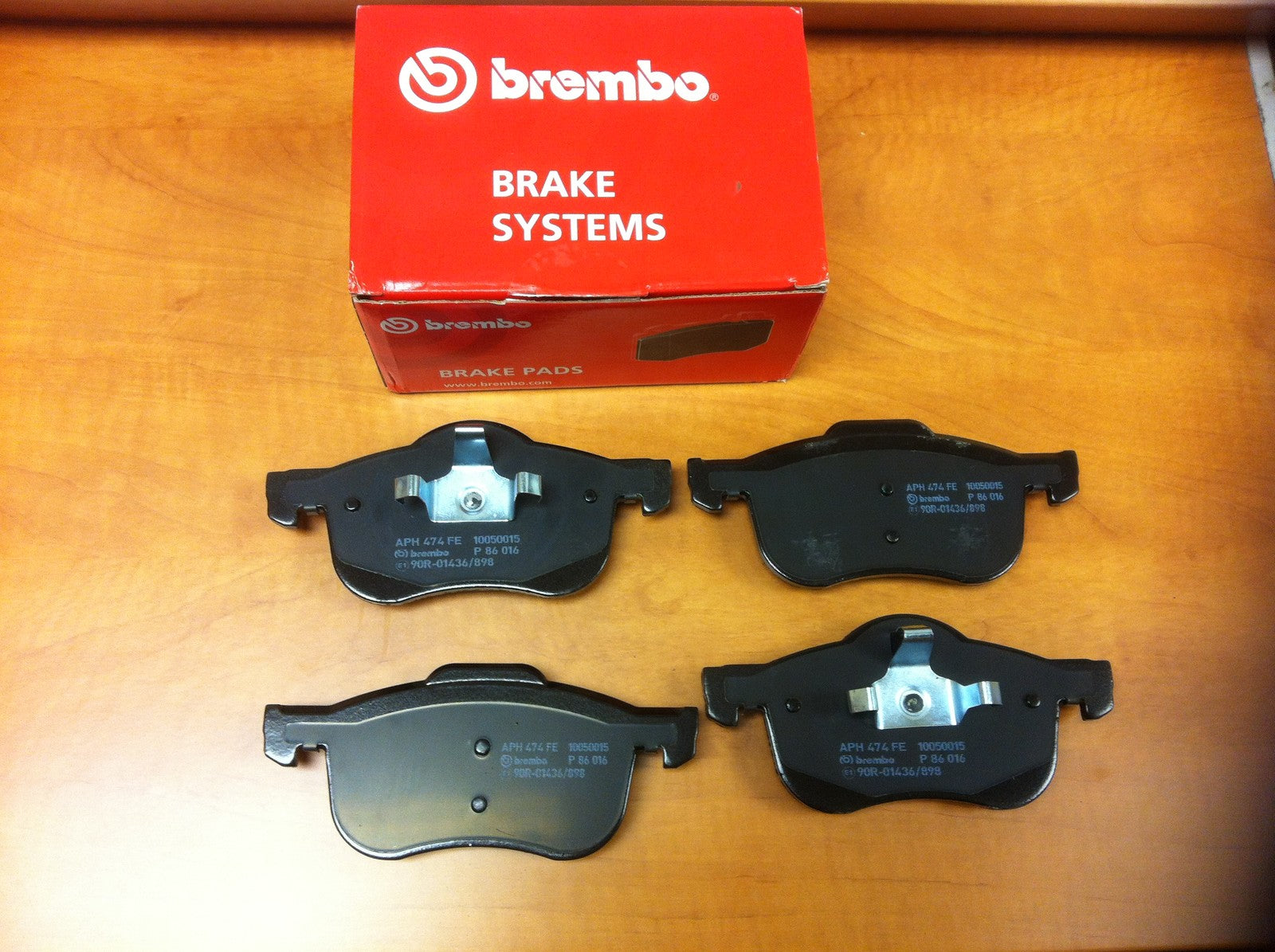 VOLVO S60 S80  BRAKE PADS FRONT SET BREMBO NEW  P86106