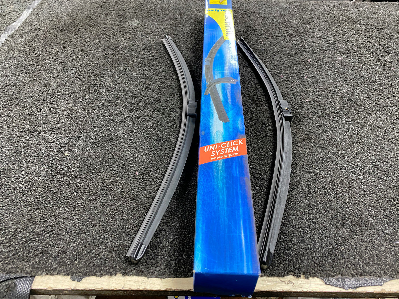 FOR AUDI TT 08/2003 FRONT FLAT WIPER BLADE SET 2X21"//530MM WT315D