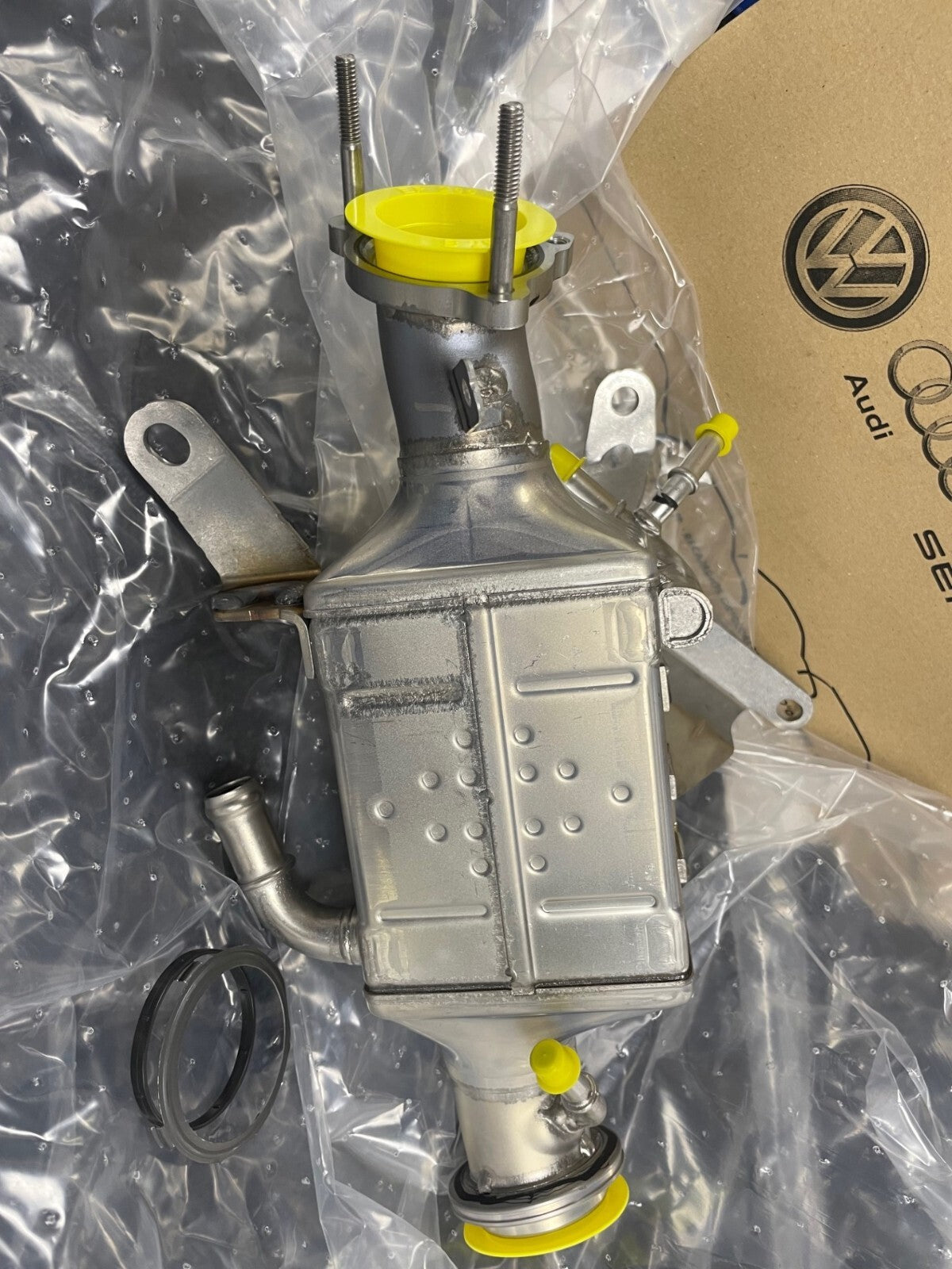 AUDI  A6 S6 A7 EGR VALVE COOLER EXHAUST RECUPERATION 059131508CM