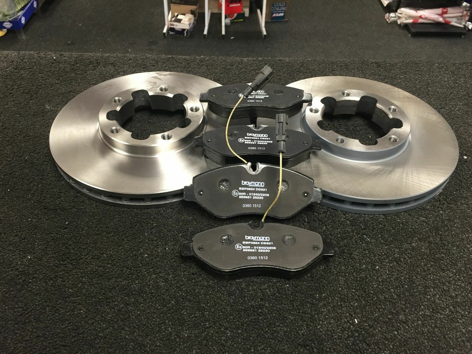 FITS RENAULT MAXITY NISSAN CABSTAR 3.5T 2.5 3.0 2007-2014 FRONT BRAKE DISC PADS