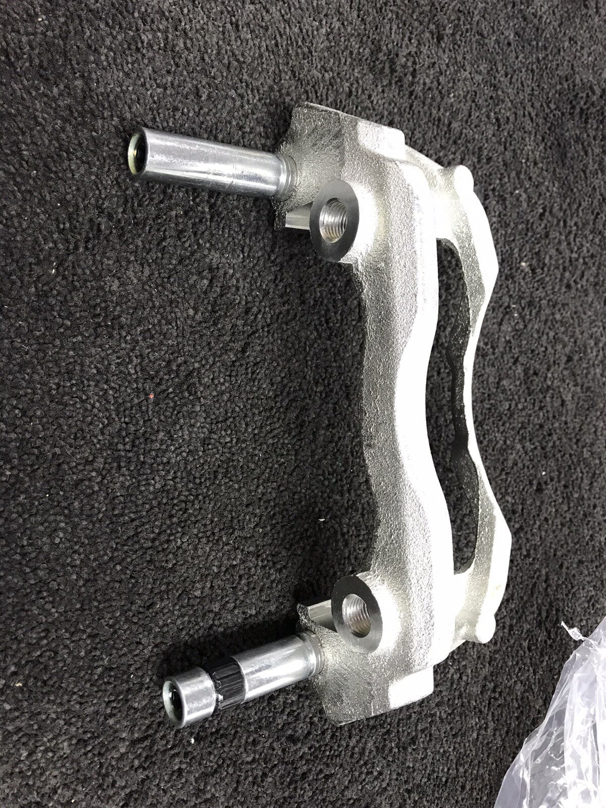 FRONT BRAKE CALIPER BRACKET FITS LH/RH MERCEDES SPRINTER CDi  2006-17 VW CRAFTER