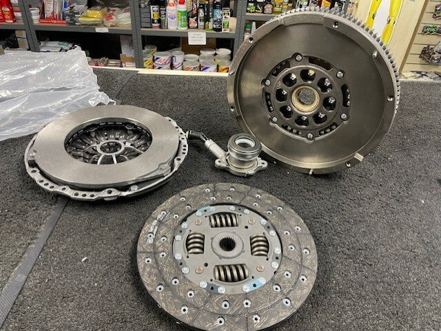 FOR FORD TRANSIT  2.2L CR TC I4 DSL 125 PS CLUTCH KIT WITH DUAL MASS FLYWHEEL