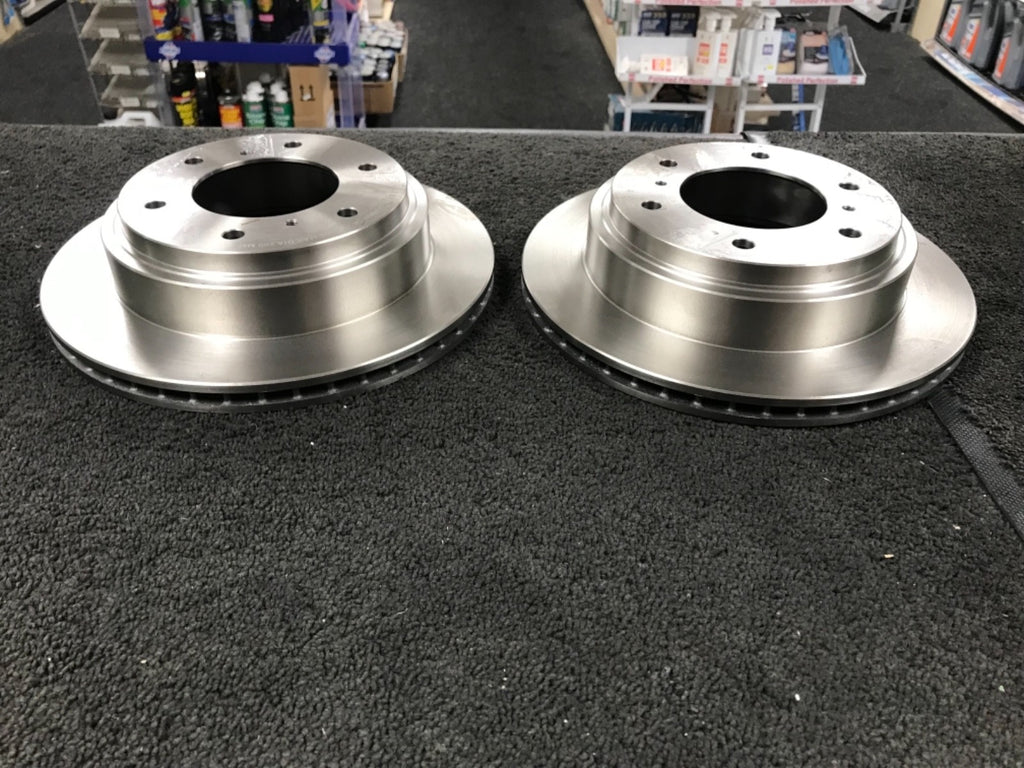 FOR MITSUBISHI PAJERO SHOGUN 3.2DiD 3.5 REAR BRAKE DISC VENTED REAR PAIR