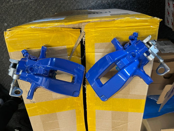 2 REAR BRAKE CALIPERS BLUE POWDER COATED GOLF BEETLE BORA V5 4MOTION R32