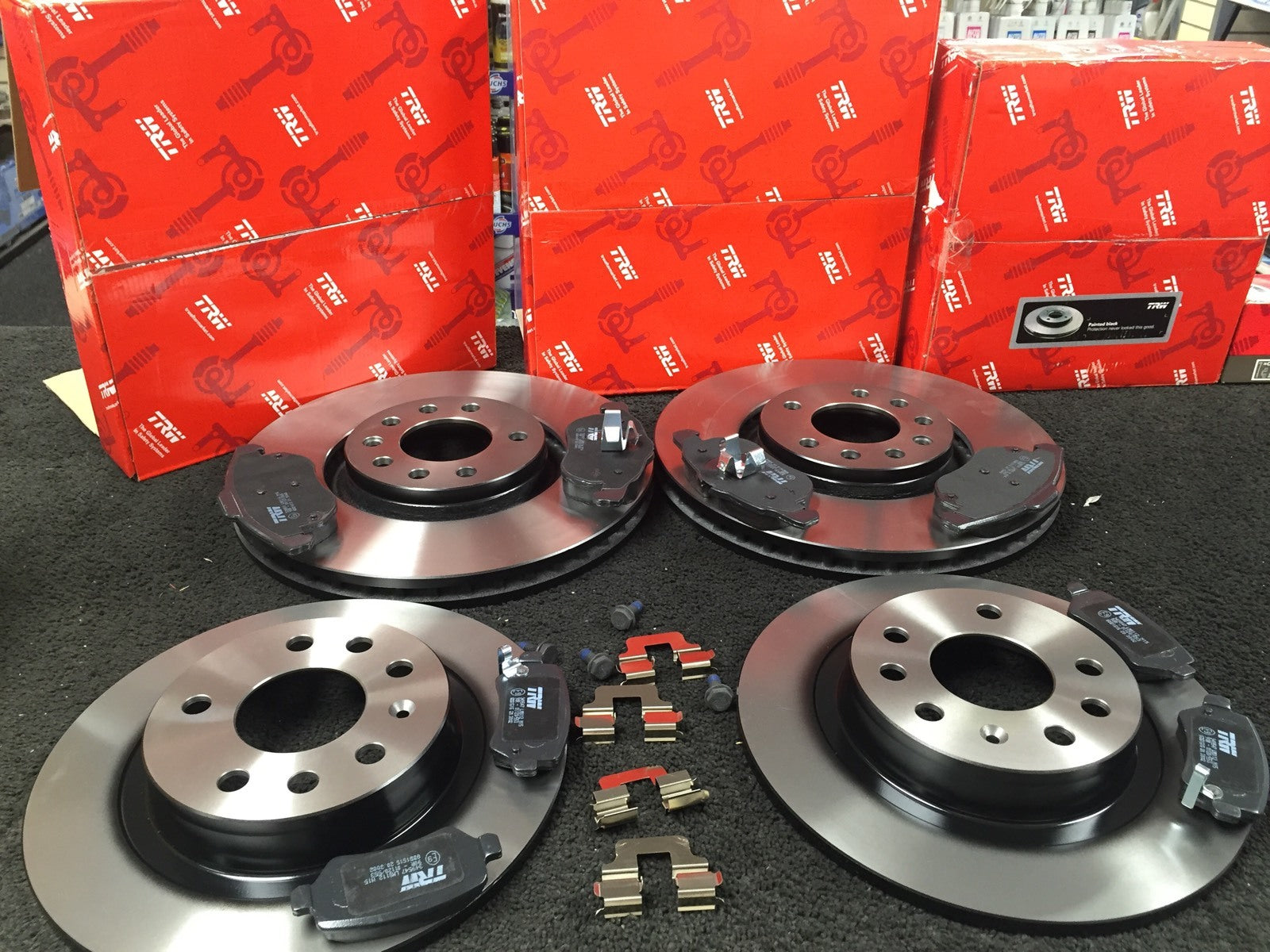 VAUXALL ASTRA ZAFIRA 2.0VXR TURBO BRAKE DISC BRAKE PADS FRONT REAR TRW OEM 