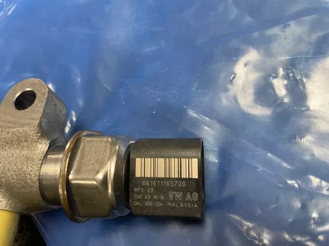 AUDI A3 A5 5T GOLF CLH 1.6 2.0TDI FUEL PRESSURE RAIL COMPLETE SENSOR 04L089G