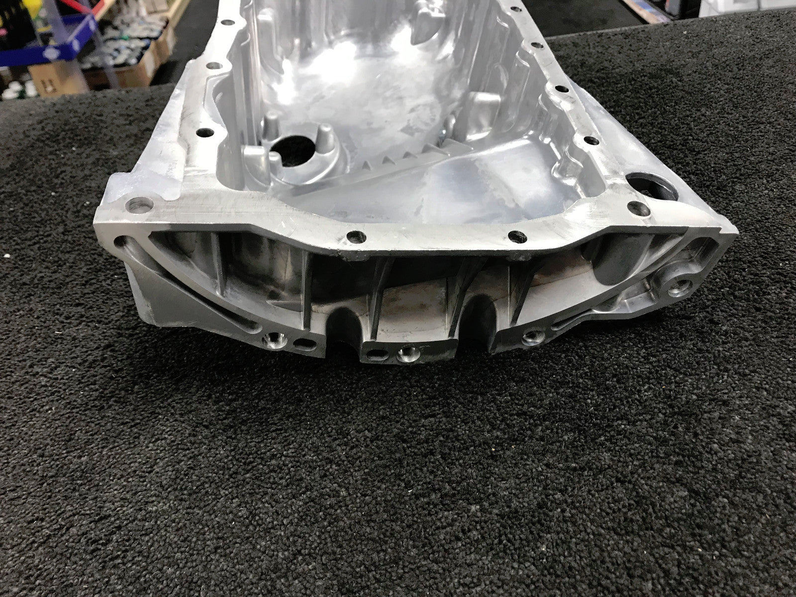 AUDI  A4 B5 B6 B7 A6 C5 SKODA  SUPERB VW PASSAT 3B2 3B2 3B5 OIL SUMP NEW 