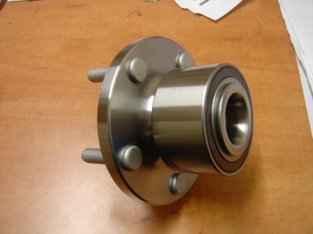 FORD FOCUS MK2 ESTATE 1.6 1.8 2.0 Ti TDCi FRONT WHEEL BEARING HUB COMPLETE