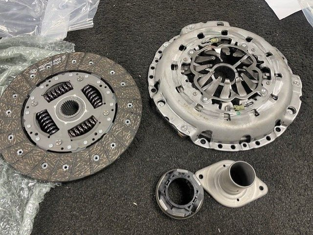 AUDI A4 B8 A5 Q5 2.0 3.2 Q5 TDi TSi QUATTRO CLUTCH KIT 3 PCE 624328500