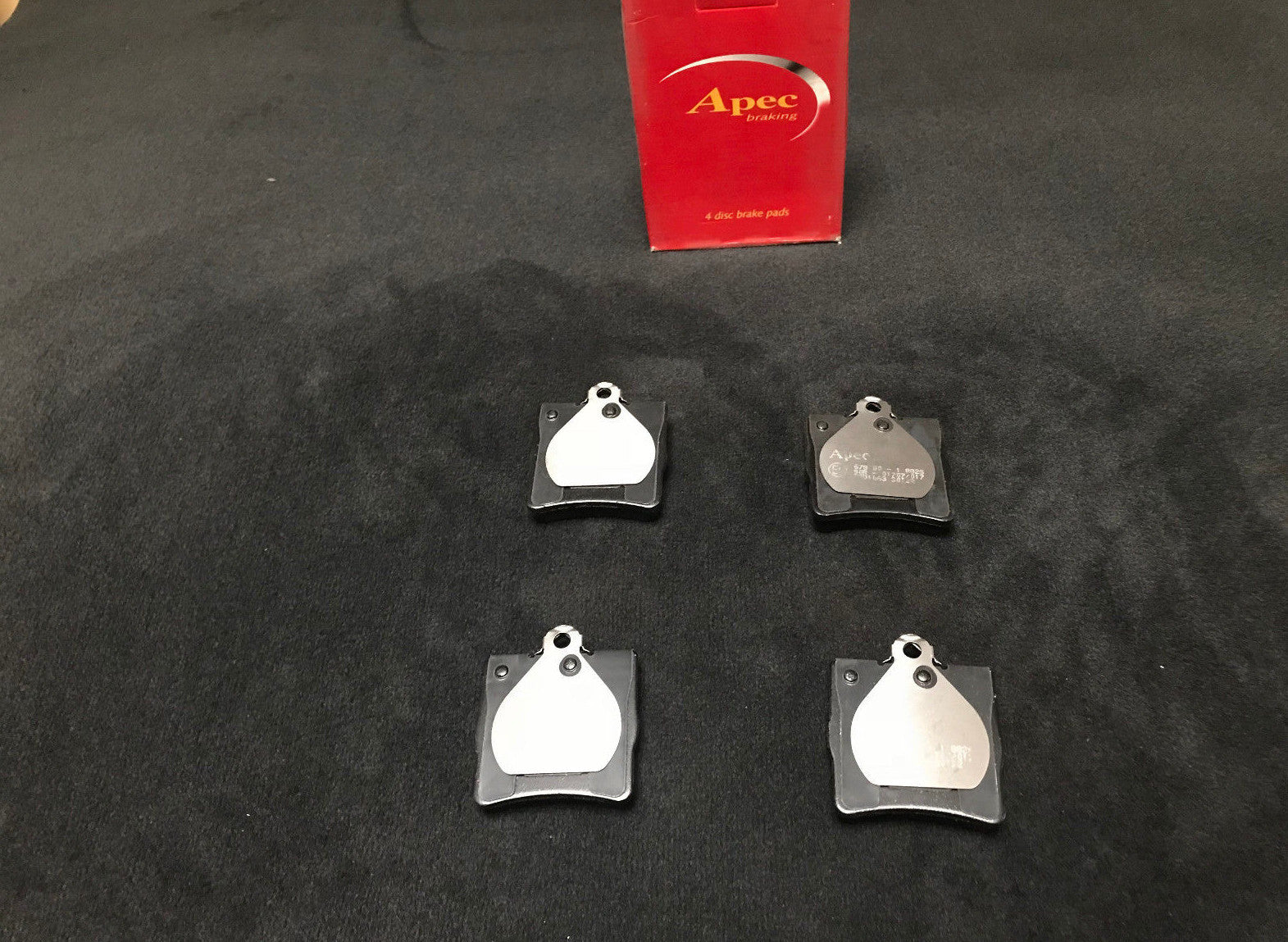 FOR CHRYSLER CROSSFIRE MERCEDES C180 CL203 REAR NEW GENUINE APEC BRAKE PAD SET