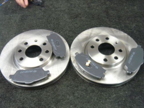 CORSA MERIVA TIGRA COMBO FRONT BRAKE DISCS & PADS 260MM