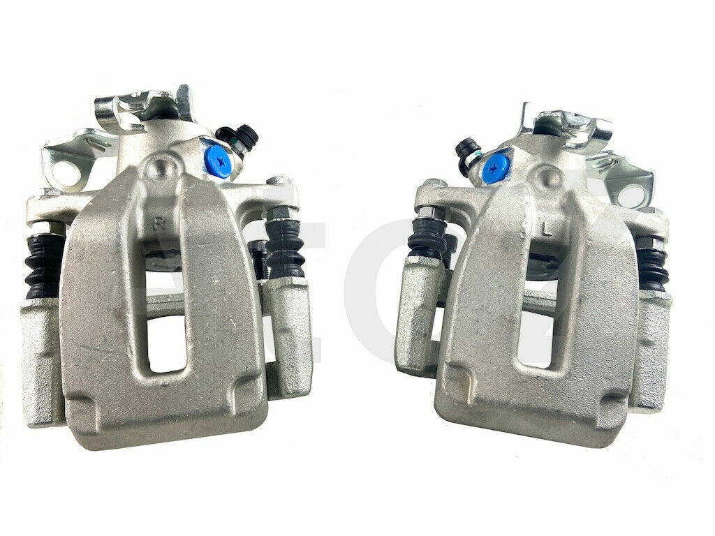VW GOLF MK4 R32 4-MOTION (99-05) 2 REAR BRAKE CALIPERS + BRACKETS COMPLETE + PAD