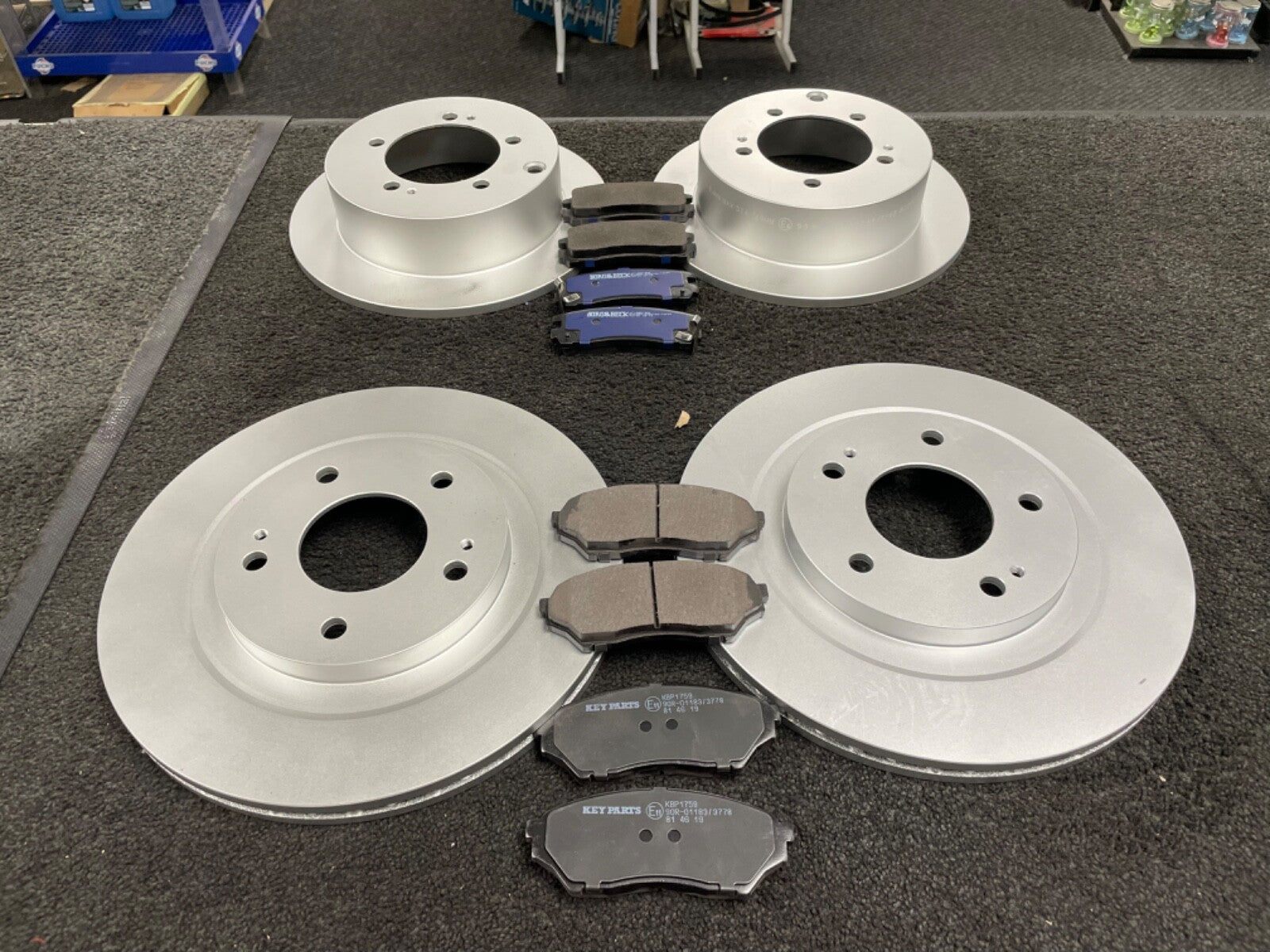 FOR MITSUBISHI SHOGUN PININ FRONT & REAR BRAKE DISCS & PADS