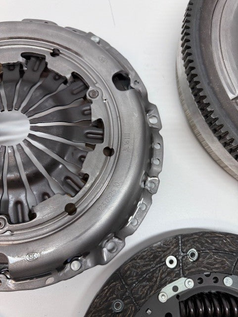 CITROEN PEUGEOT 1.6DCi 1.5DCi DUALMASS FLYWHEEL CLUTCH KIT 9801995380  3549753