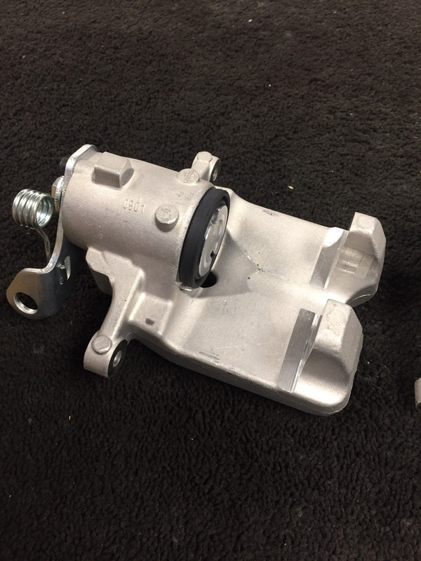 FOR VAUXHALL INSIGNIA BRAND NEW REAR BRAKE CALIPERS PASSENGER AND DRIVER SIDE  