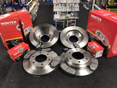 FOR MITSUBISHI SHOGUN 3.2DiD 4WORK BRAKE DISC BRAKE PADS FRONT REAR 290/300MM