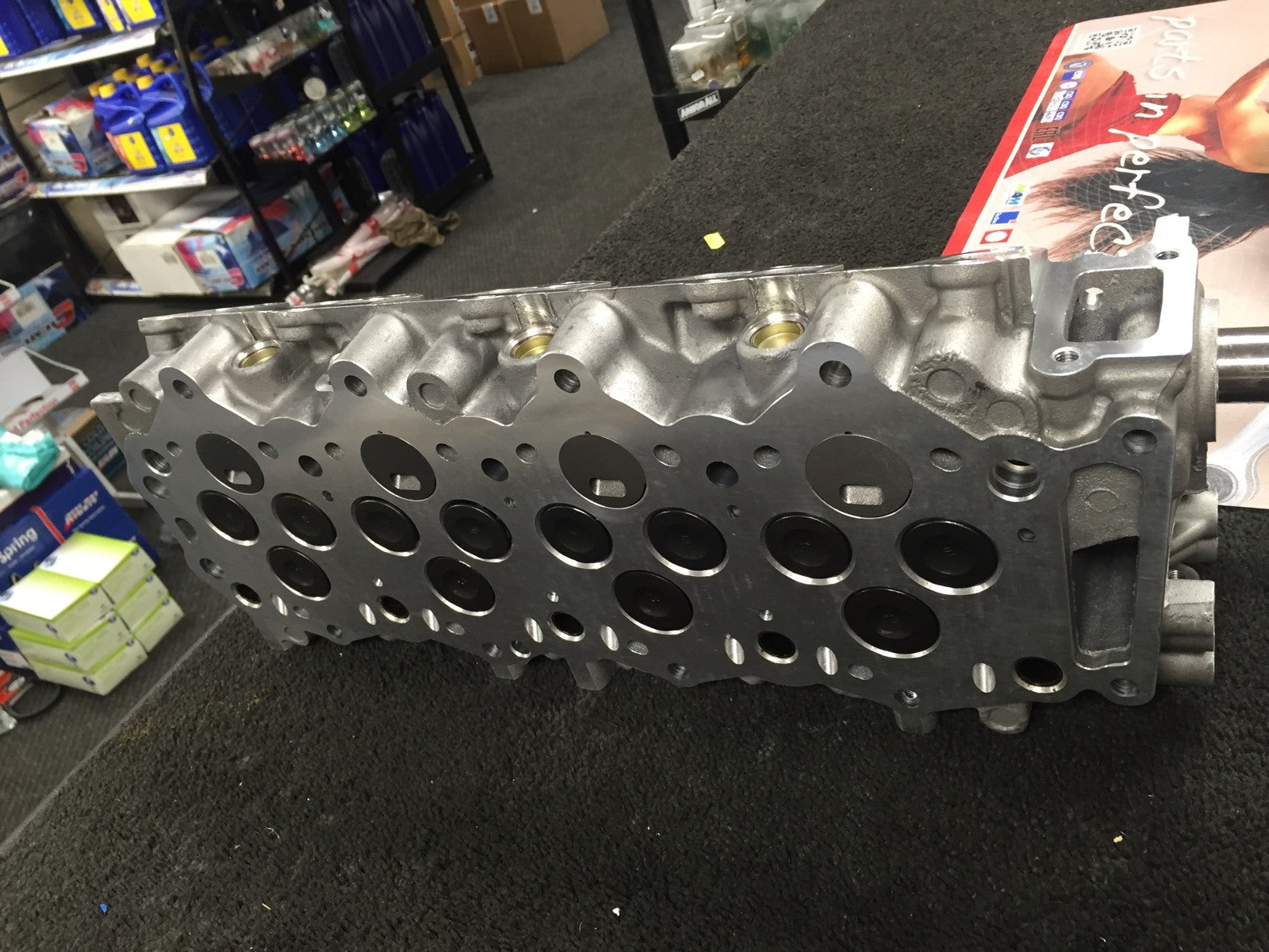 MAZDA BONGO FRIENDEE IMPORT 2.5TD WLT CYLINDER HEAD ASSEMBLED VALVE GASKET SET