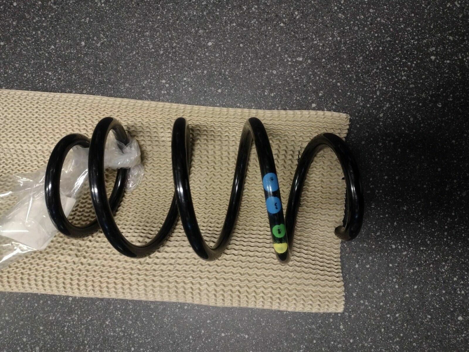 AUDI TT 1.8 2. 3.0 TFSI 2007-2014 FRONT COIL SPRING 8J0411105C KYB