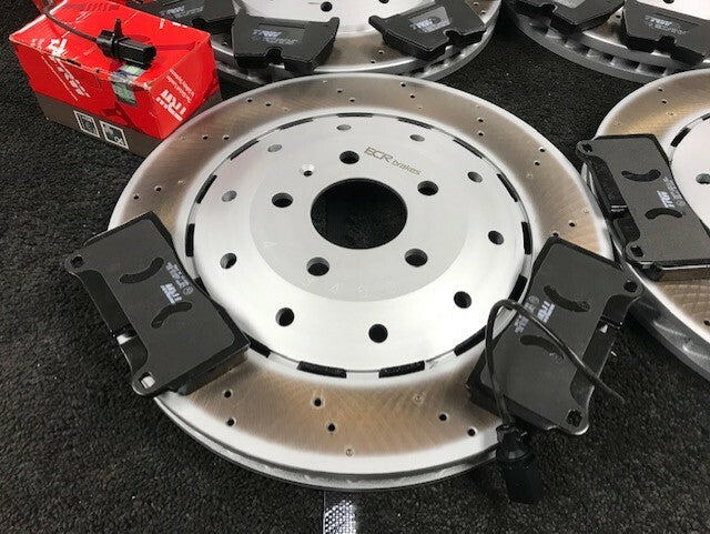 FOR AUDI R8 CROSS DRILLED 2 PIECE BRAKE DISC APEC BRAKE PAD FRONT REAR 365/356mm