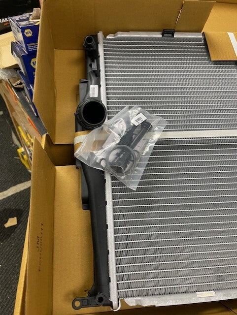 RADIATOR BMW 1 SER 3SER X1 Z4 E81 E82 E88 E90 E91 E92  17117542199 17117562079