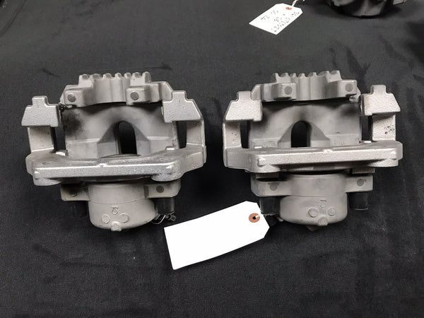 2 GENUINE FRONT BRAKE CALIPER CARRIER BMW 5SER E60 E61 SALOON+TOURING ESTATE