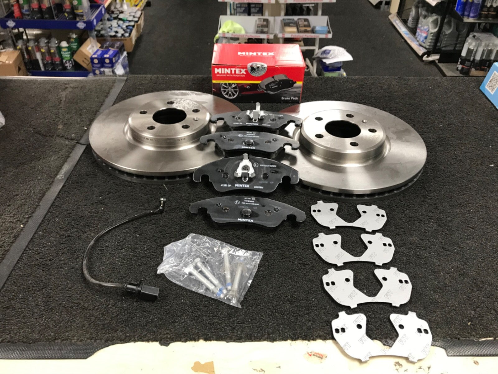 A6 TDI QUATTRO S LINE LE MANS TDV  BRAKE DISCS BRAKE WITH MINTEX PADS FRONT SET
