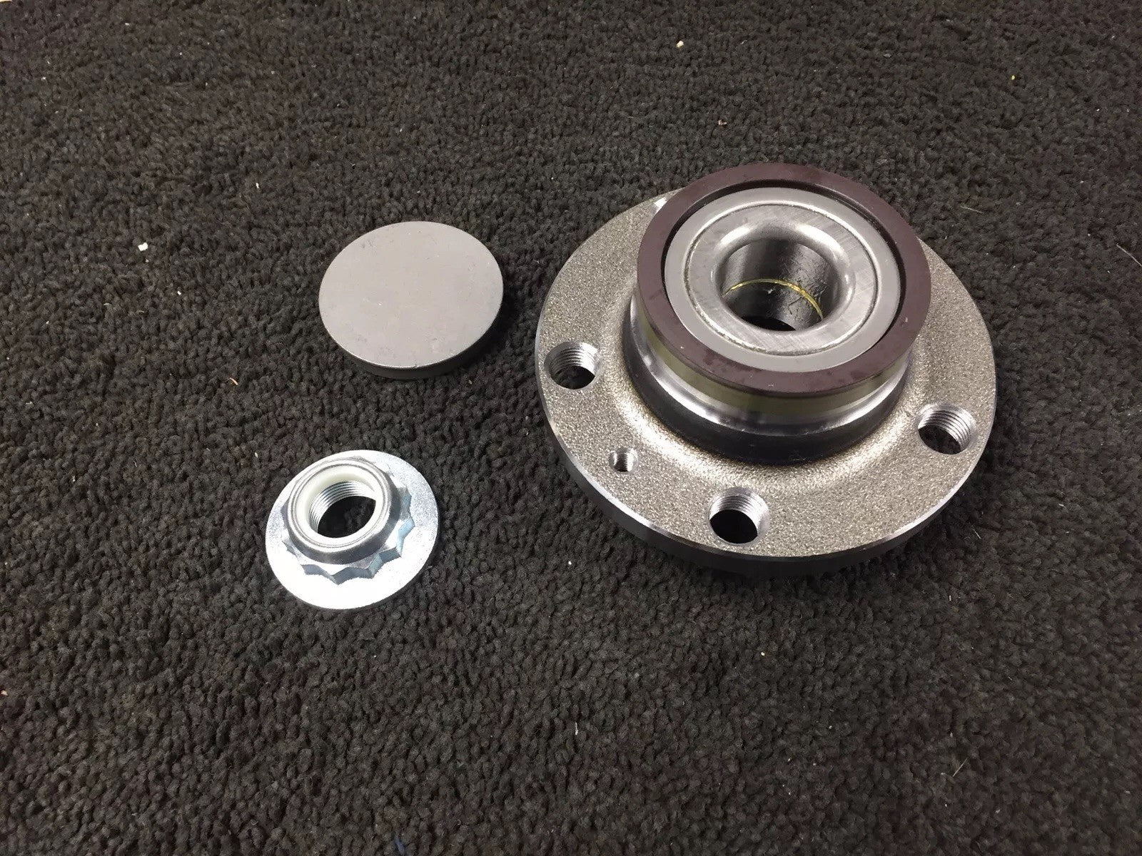 WHEEL BEARING HUB REAR FOR AUDI A2 VW POLO VW FOX  SKODA FABIA 00