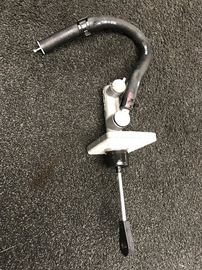 BRAND NEW CLUTCH MASTER CYLINDER FOR KIA CEED HYUNDAI i30 1.4 1.6 2.0 CRDi iBLUE