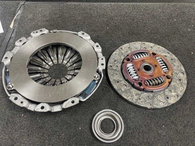 3 PCE CLUTCH KIT FOR NISSAN NAVARA D40 2.5D YD25DDTi 05-10 FOR SOLID FLYWHEEL