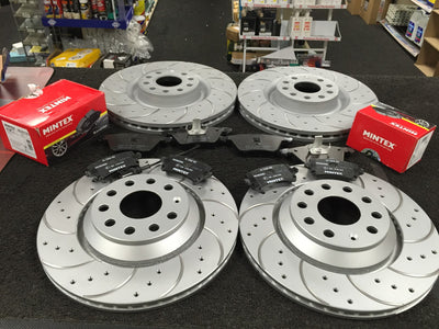 AUDI A3 2.0TDi QUATTRO 185BHP BRAKE DISC DRILLED GROOVED MINTEX PAD FRONT REAR
