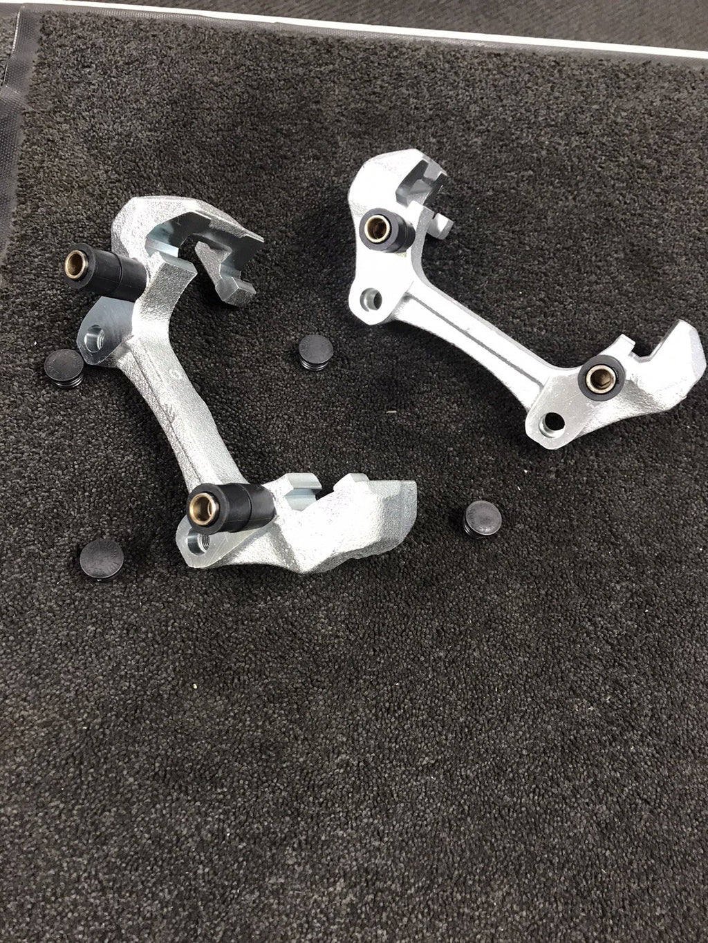 VW TRANSPORTER T5 T6 FRONT BRAKE CALIPER CARRIER BRACKET CONVERSION 340mm17"