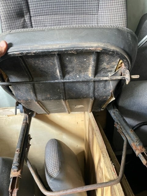 LAND ROVER DEFENDER 90 110 CSW DRIVER OS SEAT COMPLETE + BASE + RUNNERS