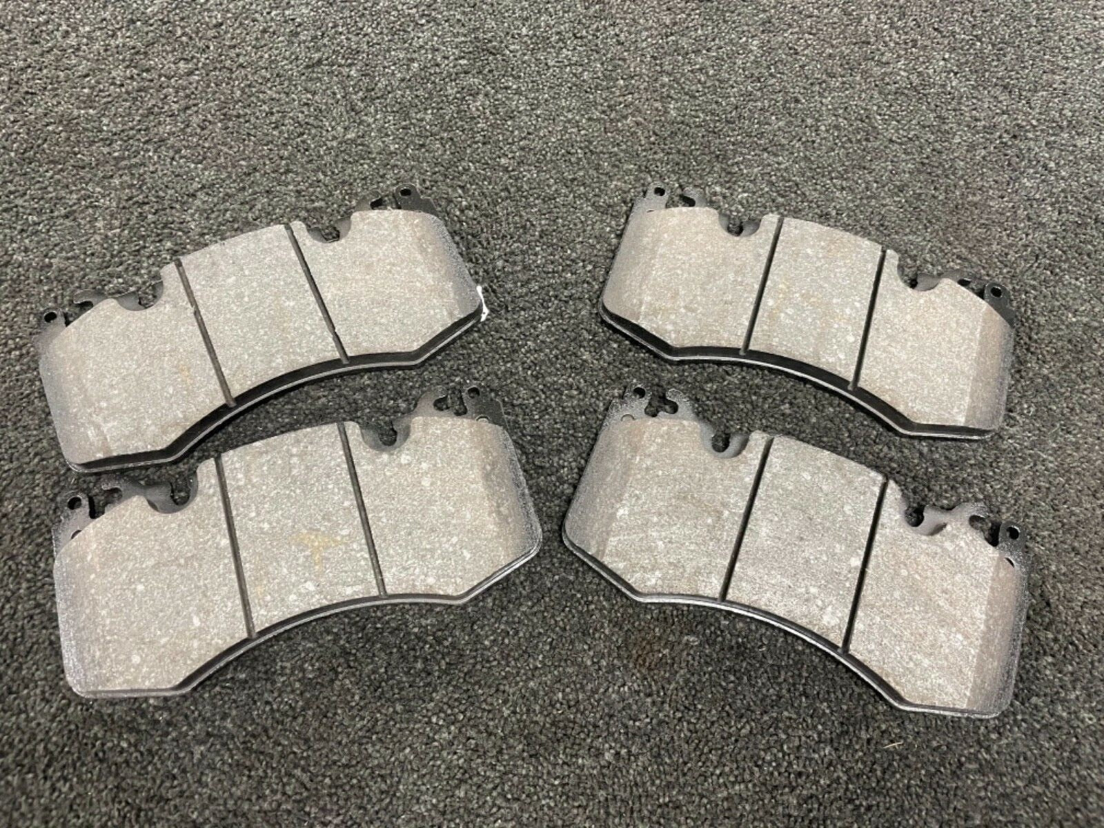 RANGE ROVER  SPORT FRONT BRAKE PADS SET FOR MODELS WITH BREMBO CALIPERS 