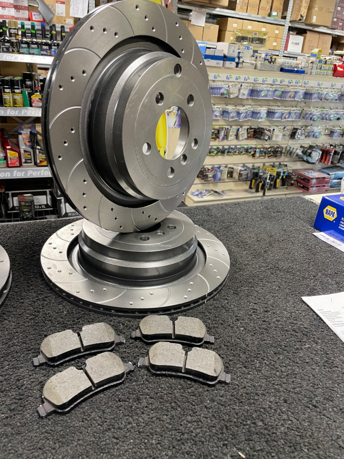 FOR  RANGE ROVER TDV8 AUTOBIOGRAPHY BREMBO FRONT REAR DRILLED GROOVED DISCS PADS