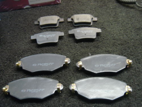 FOR FORD MONDEO ESTATE MK3 2005>ON BRAKE PADS FRONT & REAR BRAKE PADS