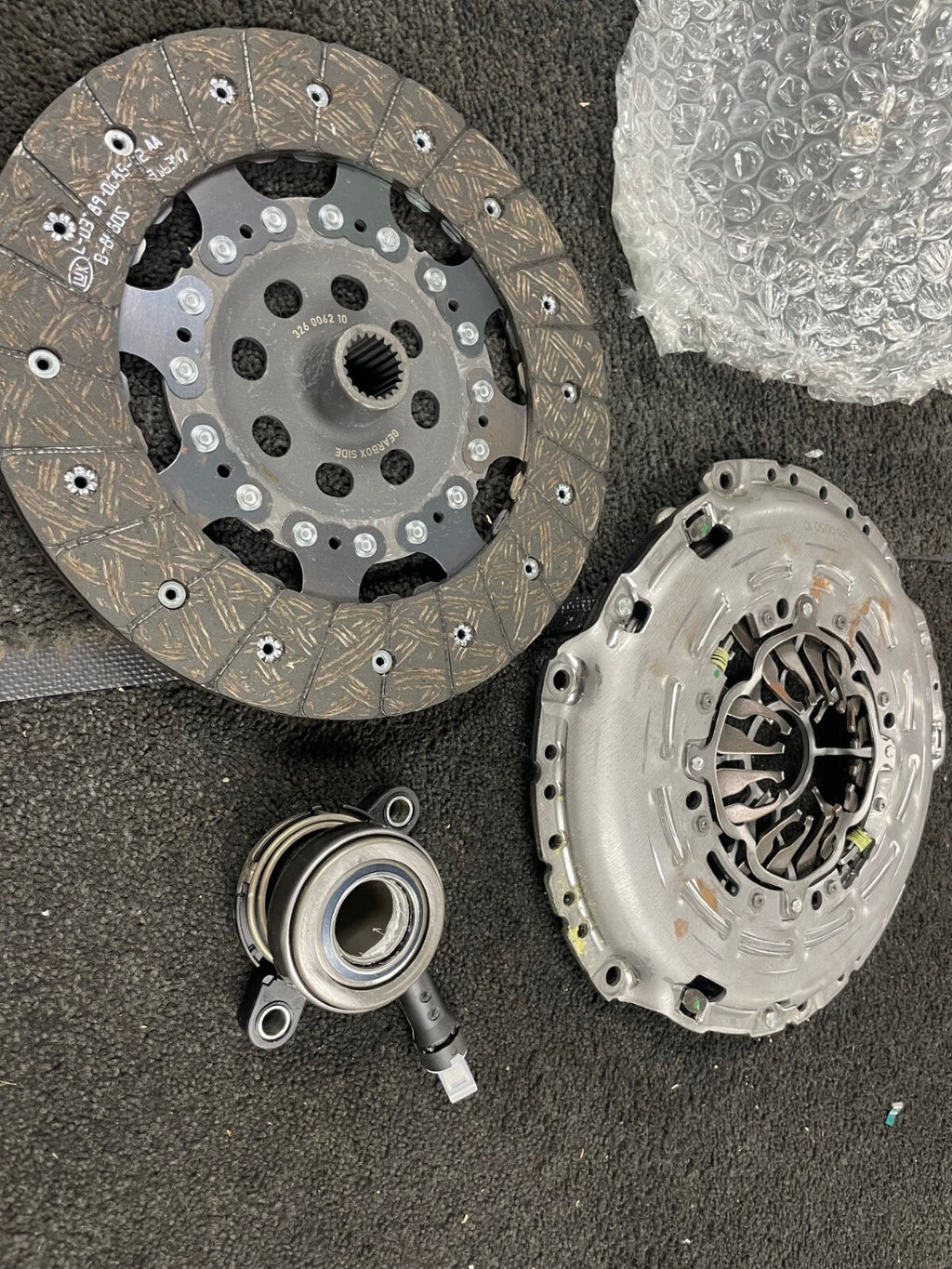 BRAND NEW GENUINE LUK CLUTCH KIT FOR RENAULT MASTER 2.3DCi 2010-2015 260mm