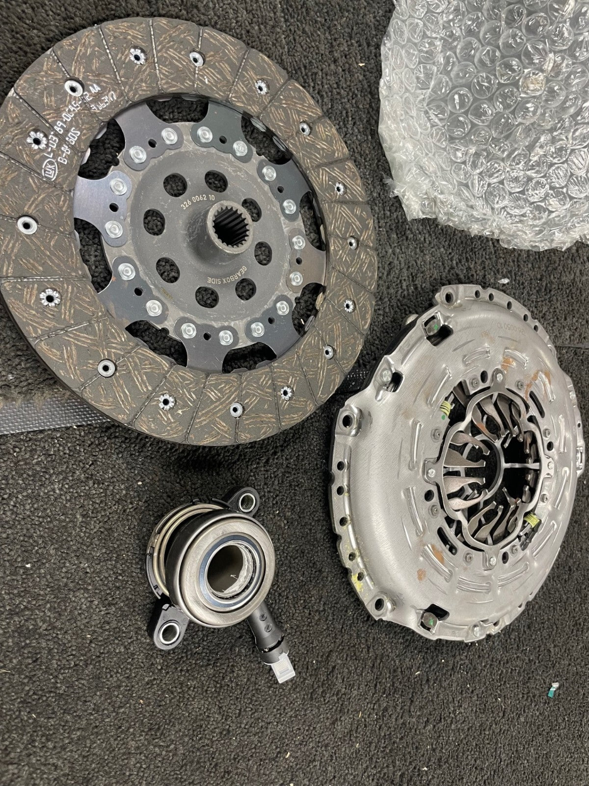 BRAND NEW GENUINE LUK CLUTCH KIT FOR RENAULT MASTER 2.3DCi 2010-2015 260mm