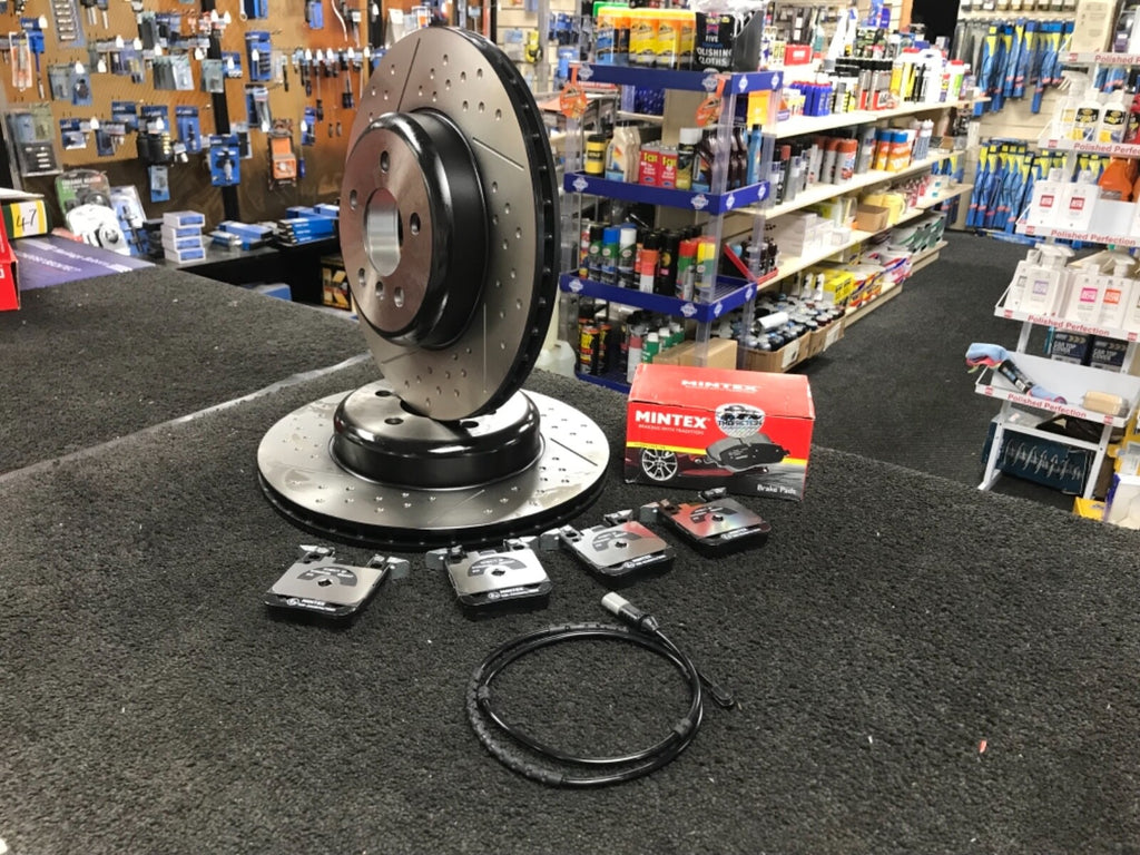 3 SERIES 330D M SPORT DIMPLED GROOVED BRAKE DISCS 345MM MINTEX  BRAKE PADS REAR