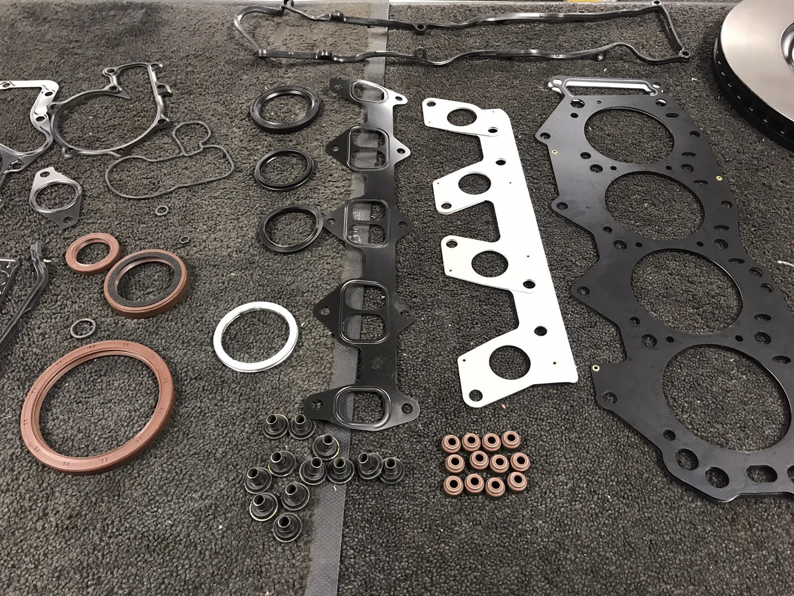 MAZDA BONGO FORD RANGER 2.5TD WL /WLT 12V HEAD OIL COOLER GASKET SET  HEAD BOLTS