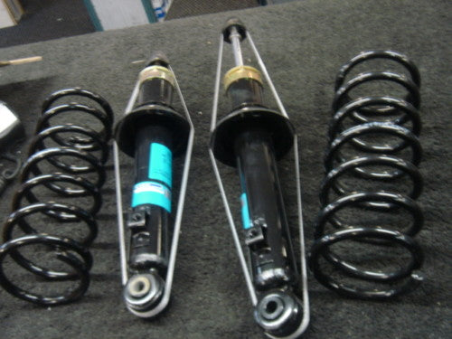  PUMA 1.6 1.7 FRONT COIL SPRINGS FRONT SHOCK ABSORBERS